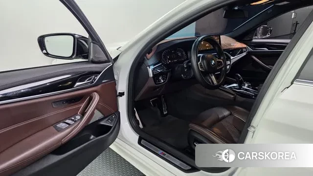 BMW 5 Series (G30) id 3717392 из Кореи 20