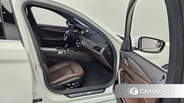 BMW 5 Series (G30) id 3412967 из Кореи 20