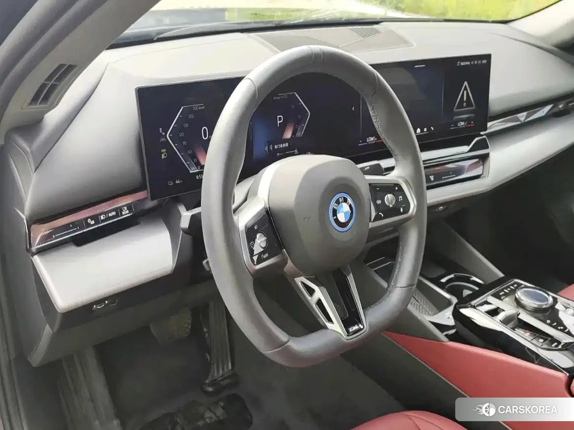 BMW i5 id 4649335 из Китая 14