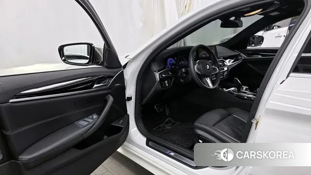 BMW 5 Series (G30) id 3479891 из Кореи 20