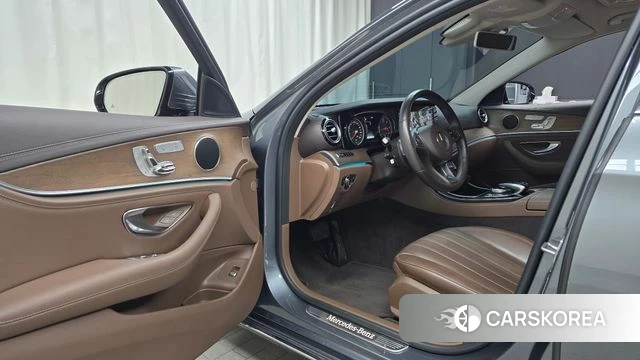 Mercedes-Benz E-Class W213 id 4459649 из Кореи 30