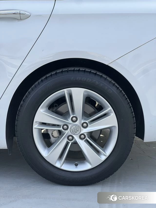 Buick Regal id 4240408 из Китая 23