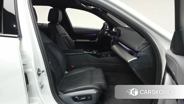 BMW 5 Series (G60) id 3841675 из Кореи 20