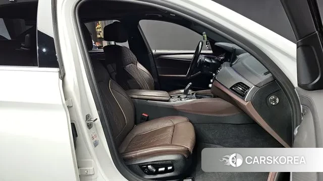 BMW 5 Series (G30) id 3583153 из Кореи 20