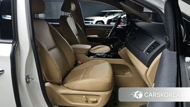 Kia The New Carnival id 3292191 из Кореи 20