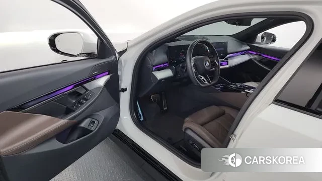 BMW 5 Series (G60) id 3565858 из Кореи 20