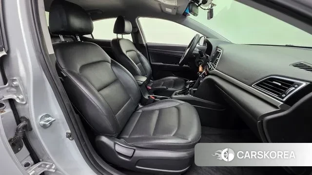 Hyundai Avante AD id 3568752 из Кореи 20