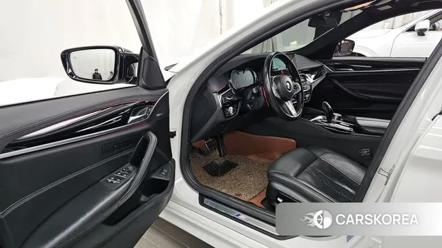 BMW 5 Series (G30) id 3709348 из Кореи 20