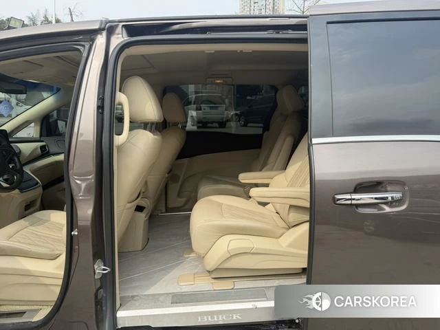 Buick GL8 id 3913605 из Китая 13