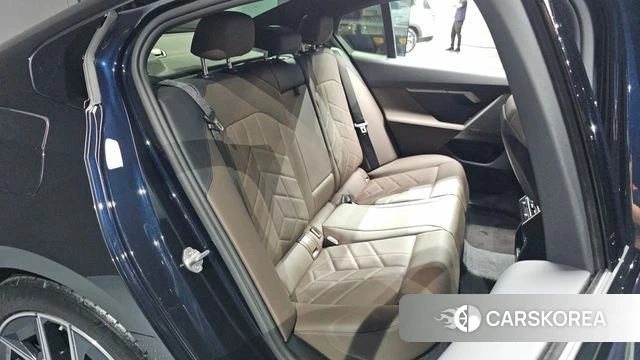 BMW 5 Series (G60) id 4792446 из Кореи 37