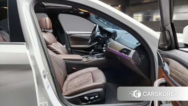 BMW 5 Series (G30) id 3324472 из Кореи 20