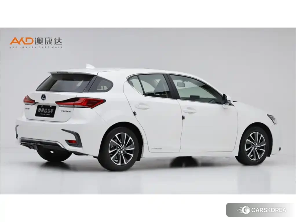 Lexus CT id 4680709 из Китая 10