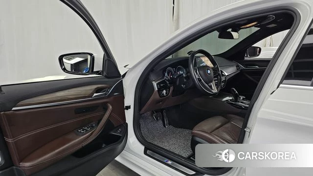 BMW 5 Series (G30) id 4536833 из Кореи 32