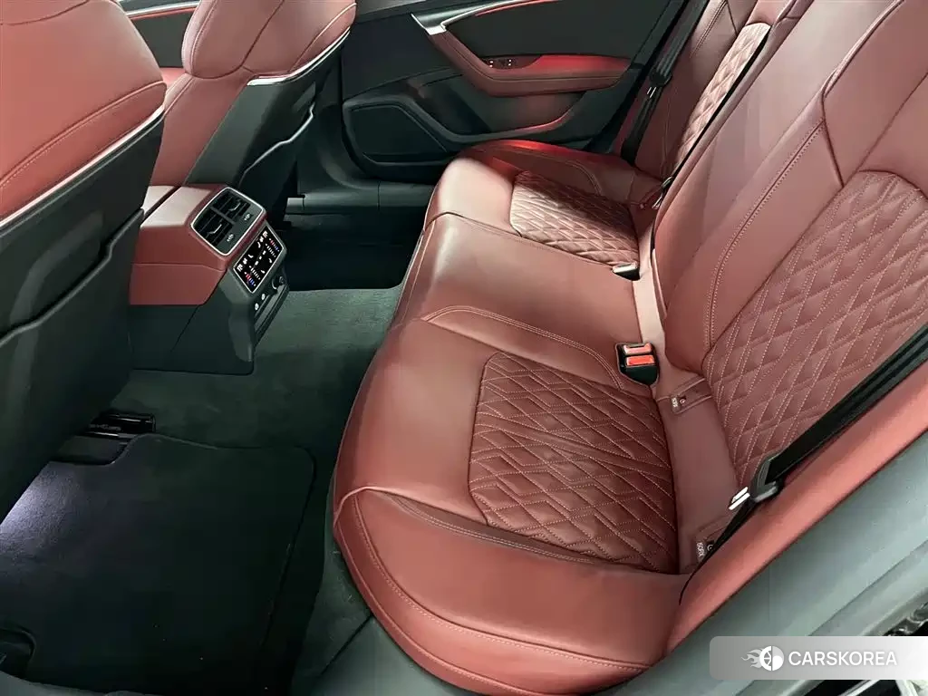 Audi A7L id 4622463 из Китая 17