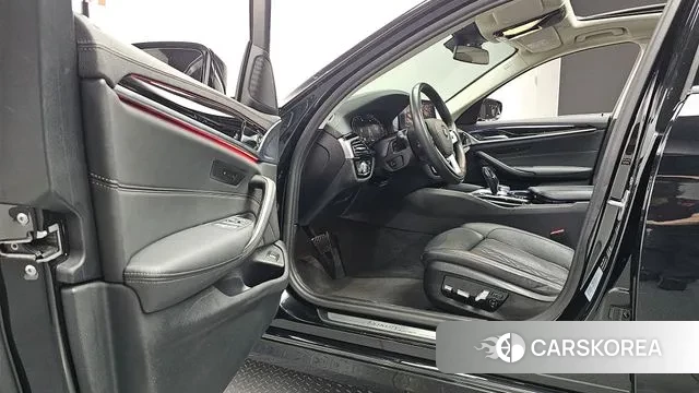 BMW 5 Series (G30) id 3128344 из Кореи 20