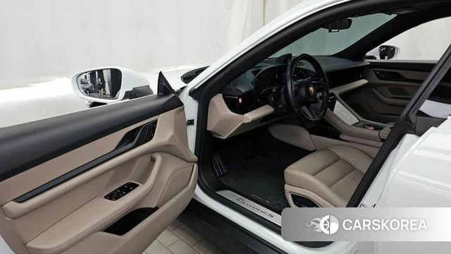 Porsche Taycan id 3860348 из Кореи 20