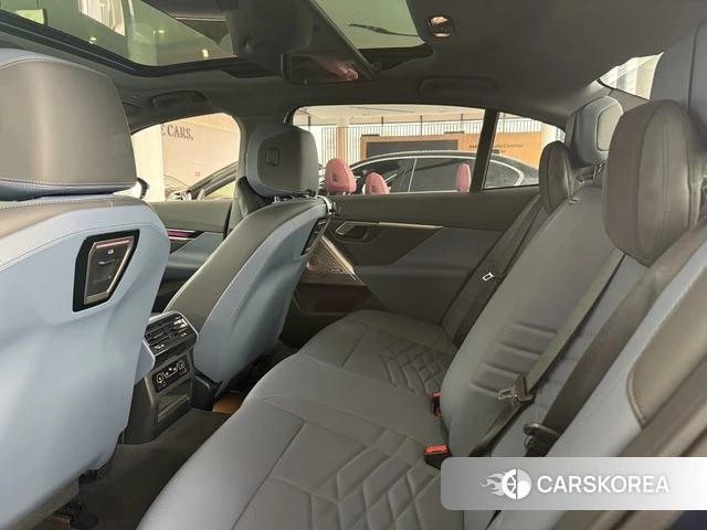 BMW i5 id 4236246 из Китая 14