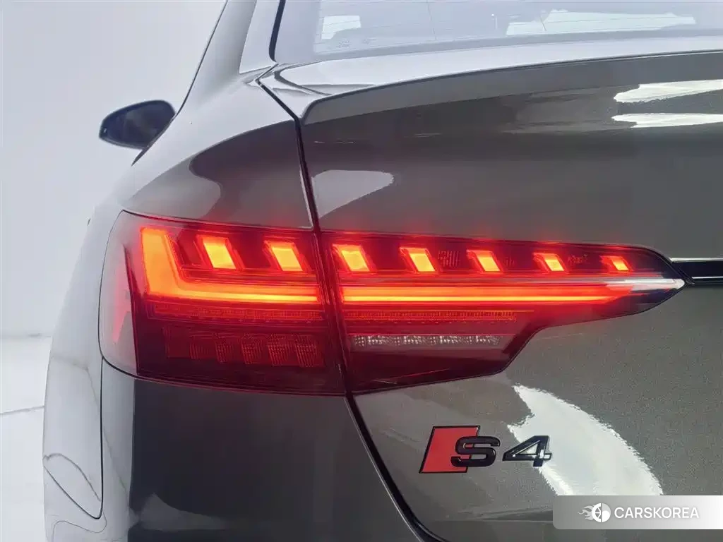 Audi S4 id 4570350 из Китая 27