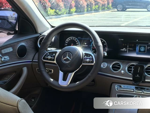 Mercedes-Benz E-class id 4221748 из Китая 19