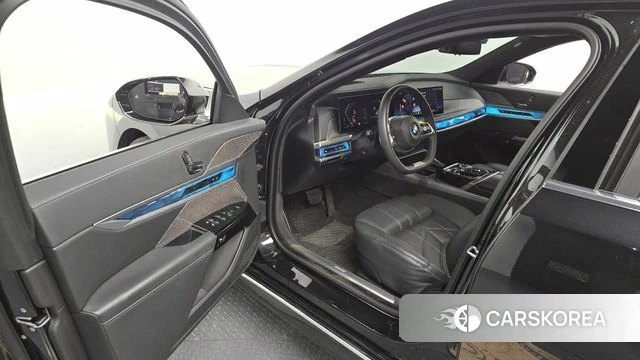 BMW 7 Series (G70) id 4302758 из Кореи 20