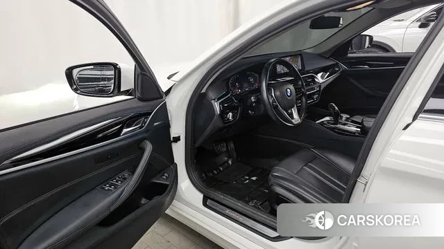 BMW 5 Series (G30) id 3546939 из Кореи 20