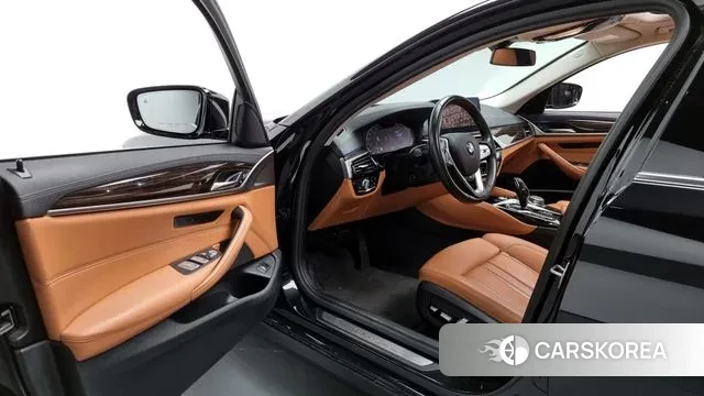 BMW 5 Series (G30) id 3312533 из Кореи 20