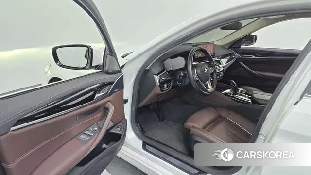 BMW 5 Series (G30) id 3438718 из Кореи 20