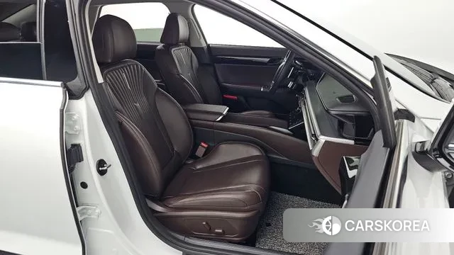 Hyundai Grandeur (GN7) id 2889367 из Кореи 20