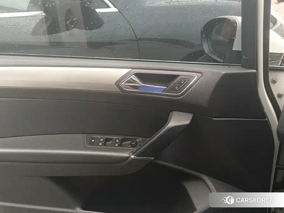 Volkswagen Touran id 4577689 из Китая 16