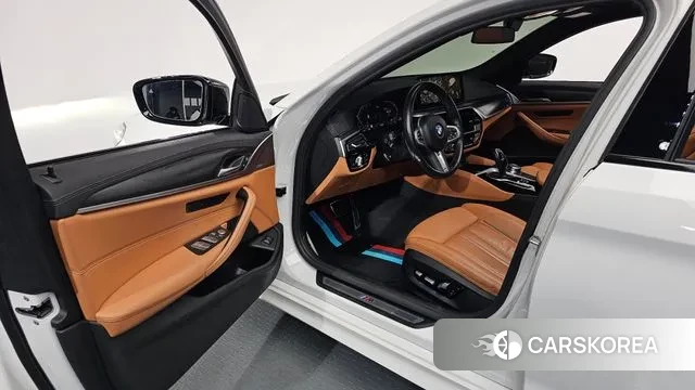 BMW 5 Series (G30) id 3659721 из Кореи 20