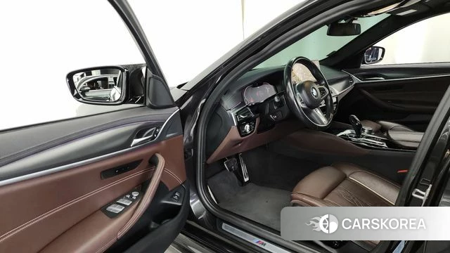 BMW 5 Series (G30) id 3934705 из Кореи 20