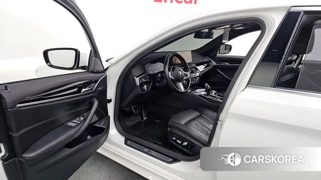 BMW 5 Series (G30) id 3721633 из Кореи 20