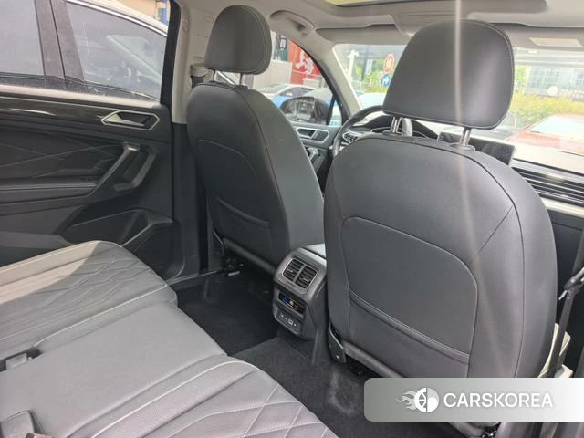 Volkswagen Tiguan L id 4273012 из Китая 26
