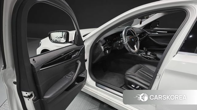 BMW 5 Series (G30) id 3899746 из Кореи 20