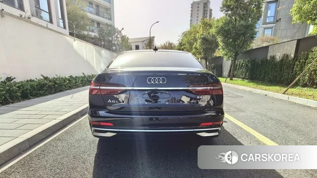 Audi A6L id 4275992 из Китая 17