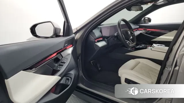 BMW 5 Series (G60) id 3720787 из Кореи 20