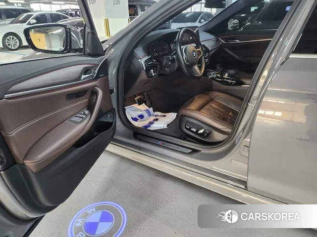 BMW 5 Series (G30) id 3395787 из Кореи 20