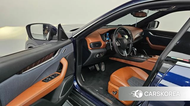 Maserati Levante id 4403090 из Кореи 38
