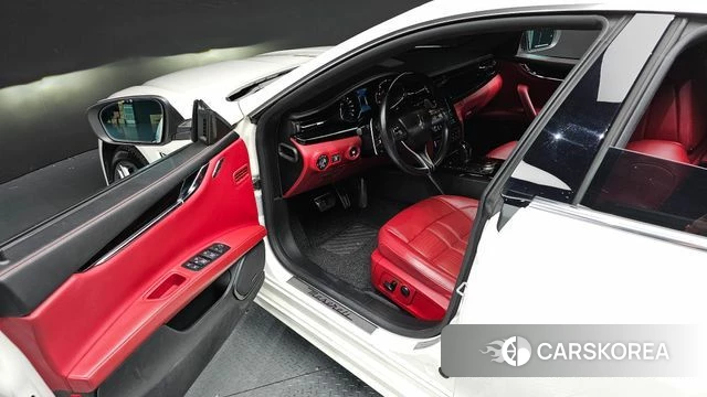Maserati Quattroporte id 4605252 из Кореи 32