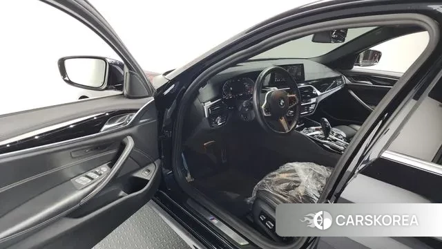 BMW 5 Series (G30) id 3449188 из Кореи 20