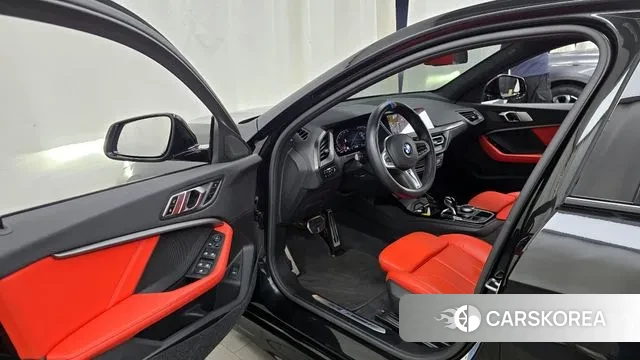 BMW 1 Series (F40) id 3701849 из Кореи 20