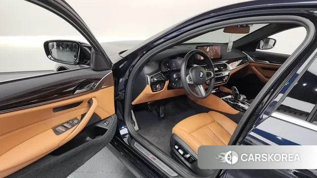 BMW 5 Series (G30) id 3317646 из Кореи 20