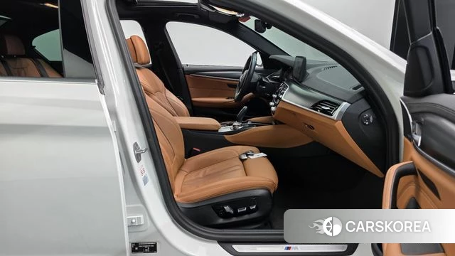 BMW 5 Series (G30) id 4329893 из Кореи 34