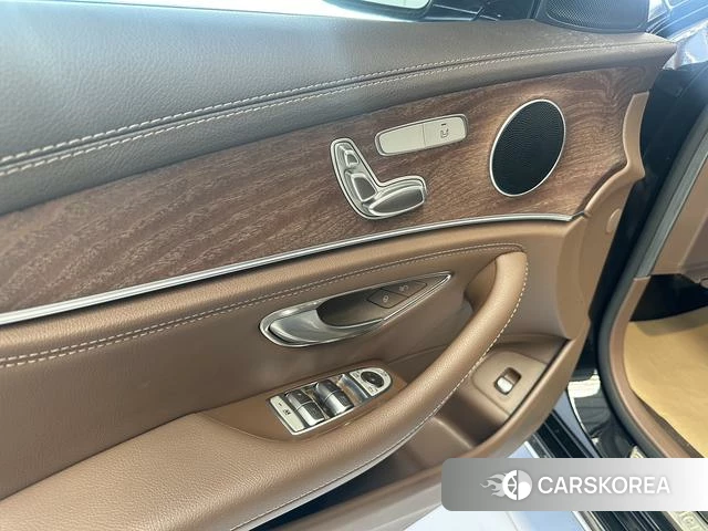 Mercedes-Benz E-class id 4272446 из Китая 11