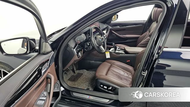 BMW 5 Series (G30) id 4475359 из Кореи 34