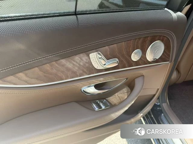 Mercedes-Benz E-class id 4348301 из Китая 12