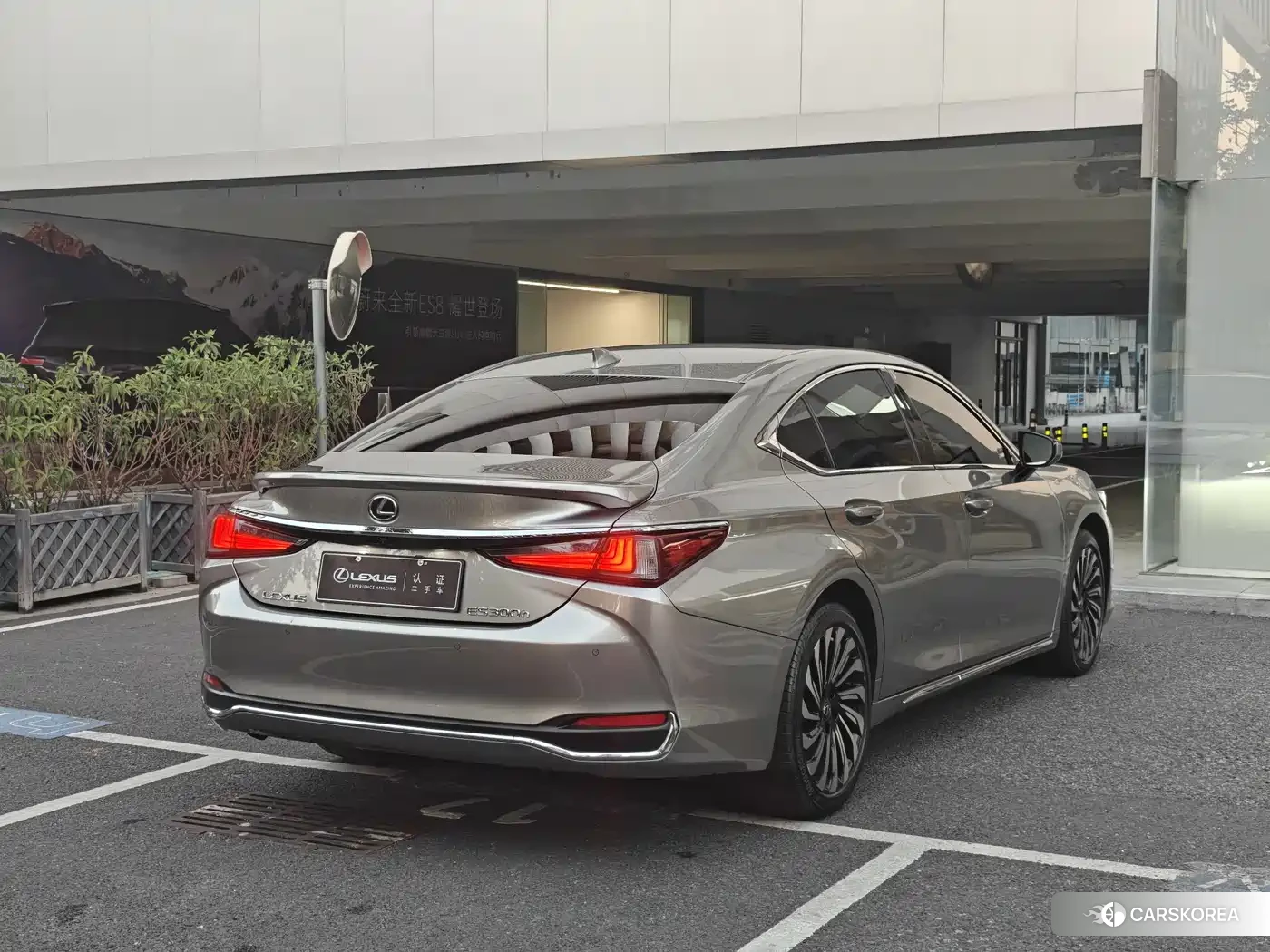 Lexus ES id 4539037 из Китая 15