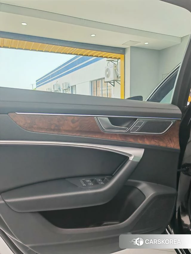Audi A6L id 4241500 из Китая 15