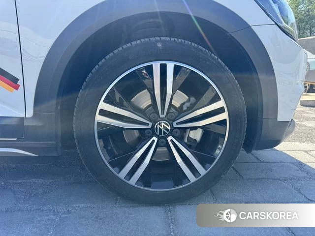 Volkswagen Touran L id 4272818 из Китая 23