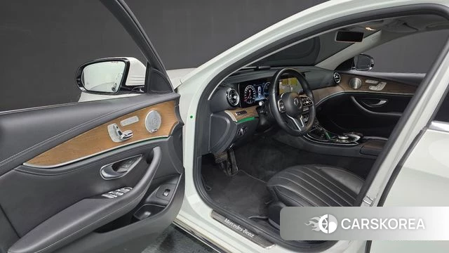Mercedes-Benz E-Class W213 id 4520383 из Кореи 35